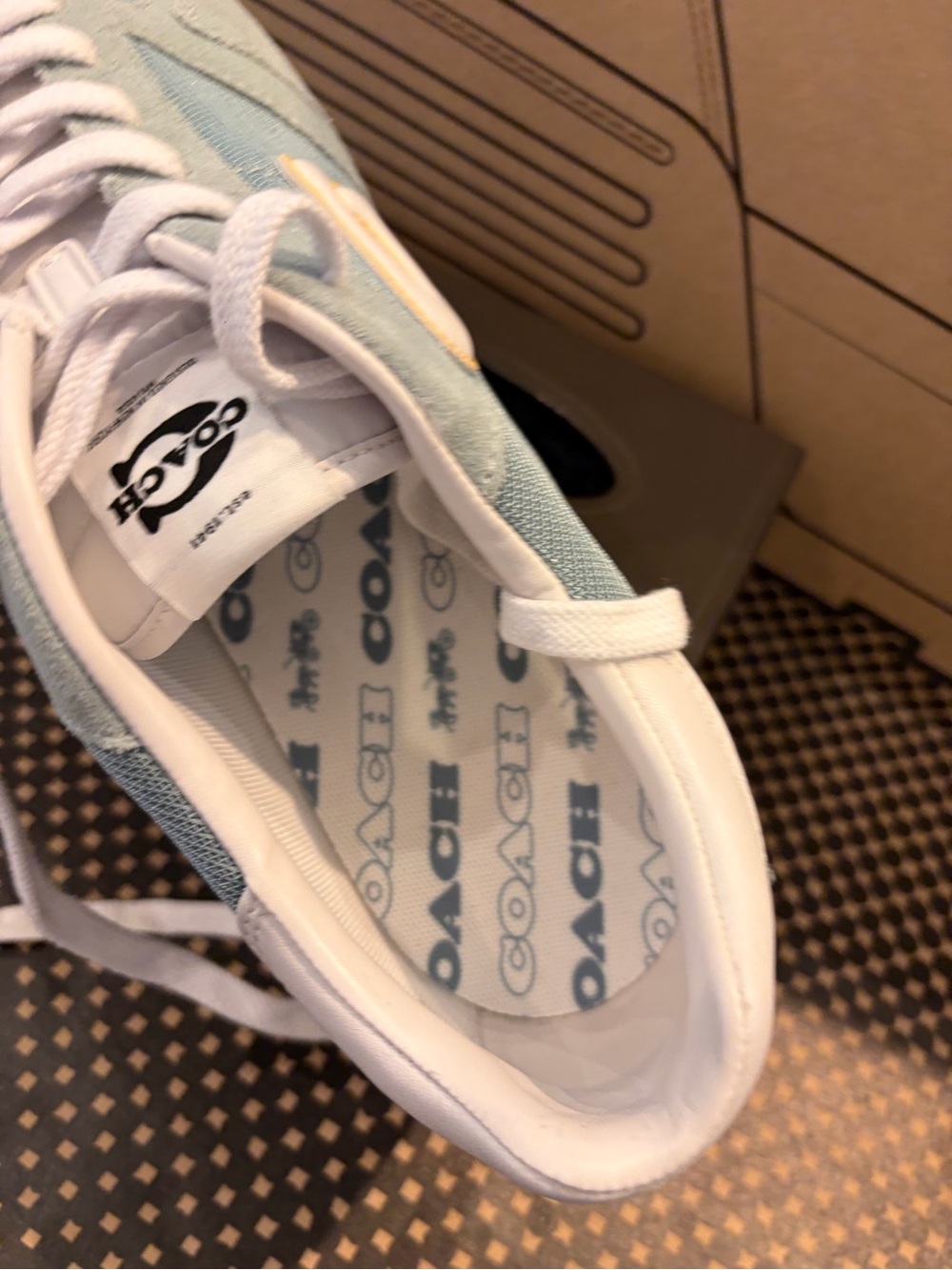 Coach Men’s Sky Blue & White Low-Top Sneaker new with tag - Picture 6 of 9